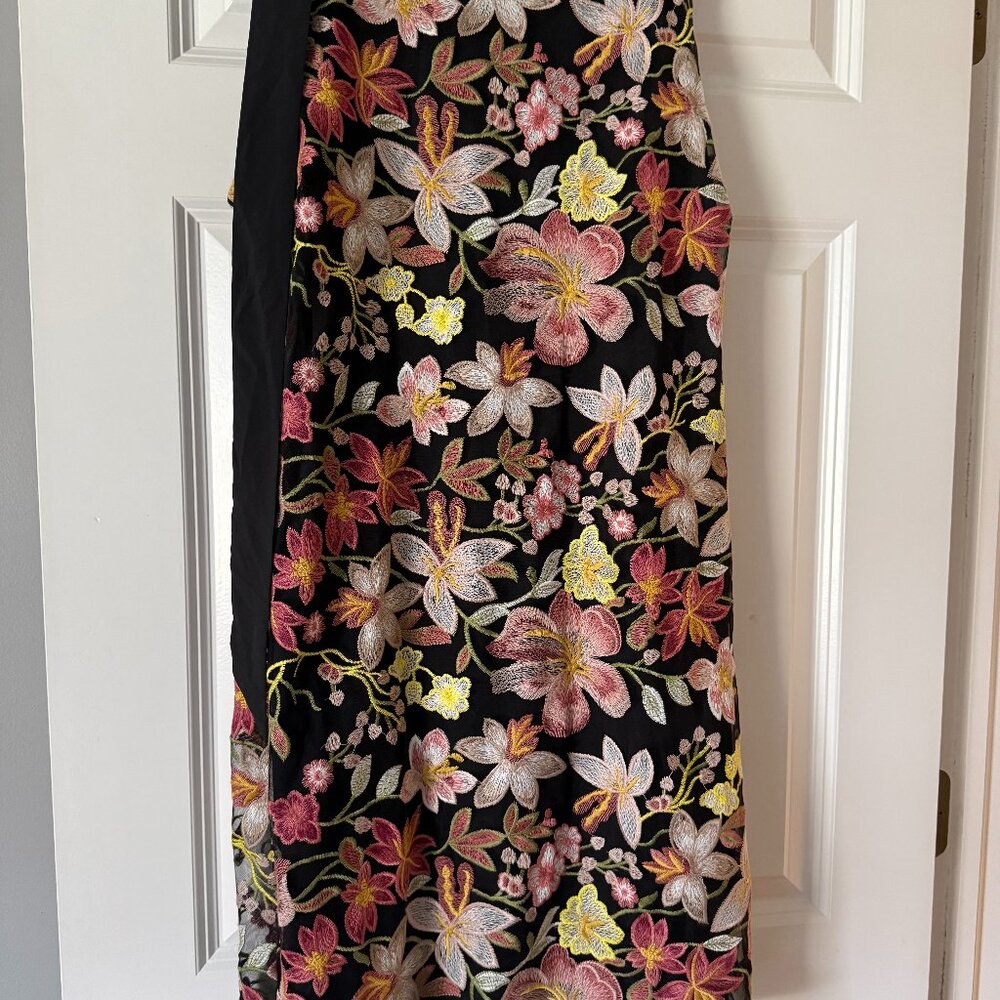 Floral Embroidered Dress with Back Ribbon